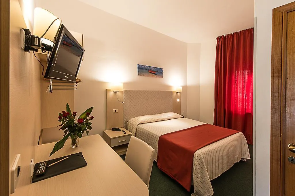 Hotel Ariston Piombino 2*,
