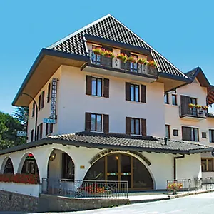 Alpino Hotel Cuasso Al Monte